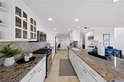 Kitchen - 26046 View Pt E, Dana Point, CA 92624 photo 1 of 3