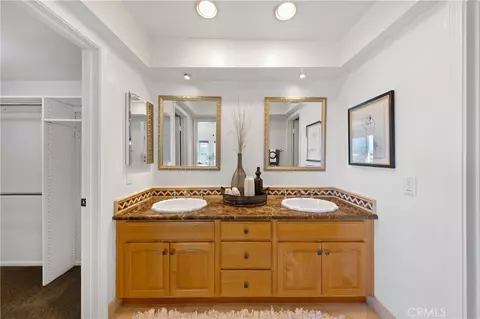 Bath - 26046 View Pt E, Dana Point, CA 92624 photo 2 of 4