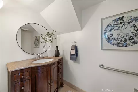 Bath - 26046 View Pt E, Dana Point, CA 92624 photo 1 of 4