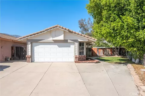 27394 Rustic Ln, Highland, CA 92346 photo 1