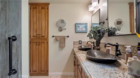 Bath - 2129 N N Pne, Orange, CA 92865 photo 6 of 8