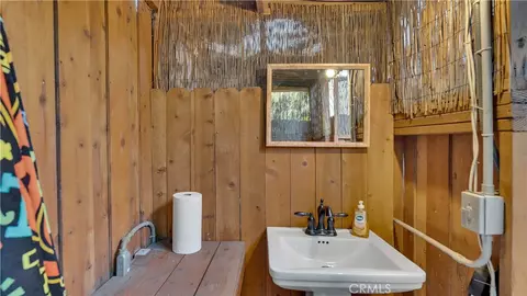 Bath - 2129 N N Pne, Orange, CA 92865 photo 2 of 8