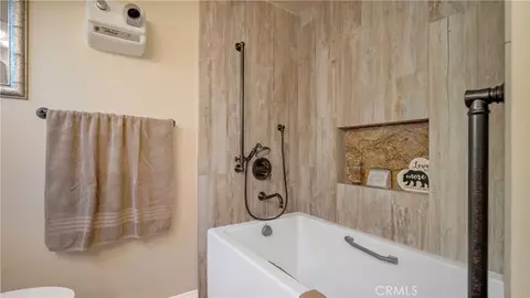 Bath - 2129 N N Pne, Orange, CA 92865 photo 5 of 8