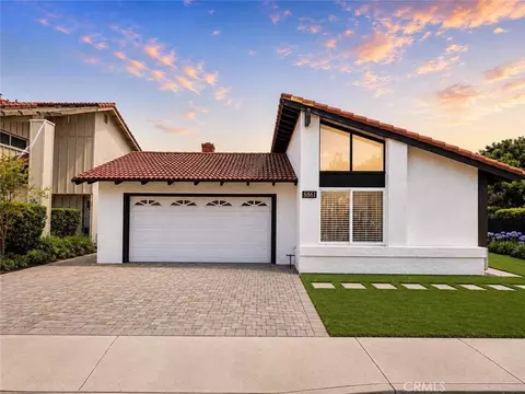 8861 La Zana Ct, Fountain Valley, CA 92708