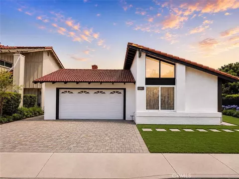 8861 La Zana Ct, Fountain Valley, CA 92708