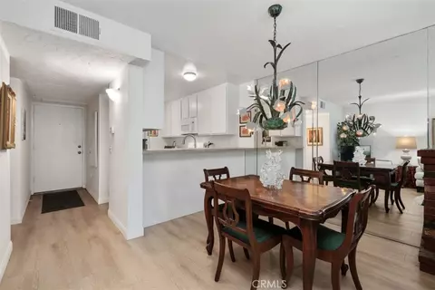 Dining - 306 Tangelo #342, Irvine, CA 92618 photo 2 of 3