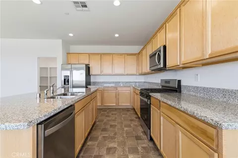 Kitchen - 711 Ballesteros, Perris, CA 92571 photo 3 of 3