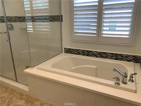 Bath - 115 Hitching Post, Irvine, CA 92620 photo 3 of 4