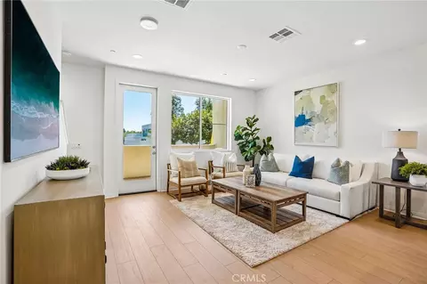 5876 Linden Ave #9, Long Beach, CA 90805