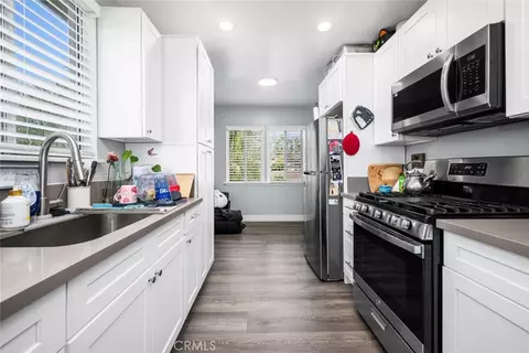 Kitchen - 5139 E Carson St, Long Beach, CA 90808 photo 7 of 7