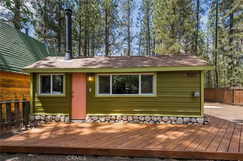 925 W Rainbow Blvd, Big Bear City, CA 92314