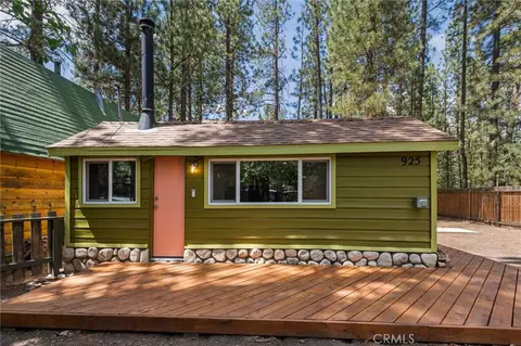 925 W Rainbow Blvd, Big Bear City, CA 92314