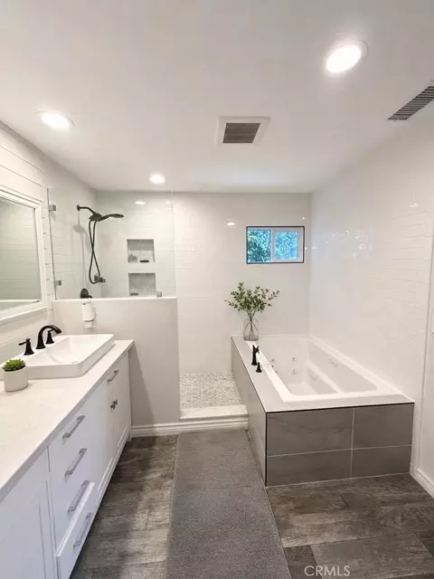 Bath - 2359 Temescal, Norco, CA 92860 photo 2 of 4