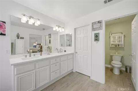 Bath - 3966 Bennett, Corona, CA 92883 photo 2 of 3