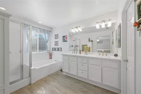 Bath - 3966 Bennett, Corona, CA 92883 photo 1 of 3