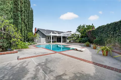 Exterior - 10 E Trenton, Irvine, CA 92620 photo 8 of 12