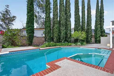 Exterior - 10 E Trenton, Irvine, CA 92620 photo 10 of 12