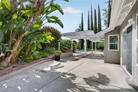 Exterior - 10 E Trenton, Irvine, CA 92620 photo 4 of 12