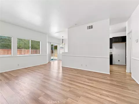 Living - 28525 Sugar Pine Way, Santa Clarita, CA 91390 photo 1 of 4