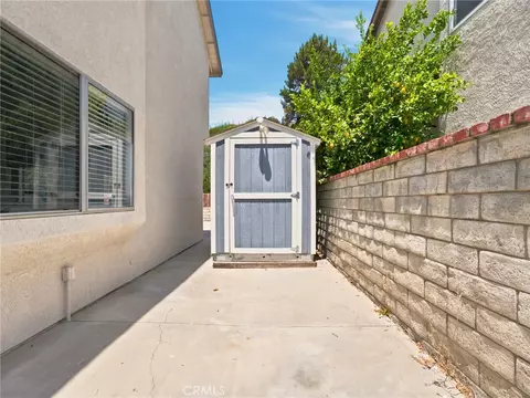 Exterior - 28525 Sugar Pine Way, Santa Clarita, CA 91390 photo 4 of 7