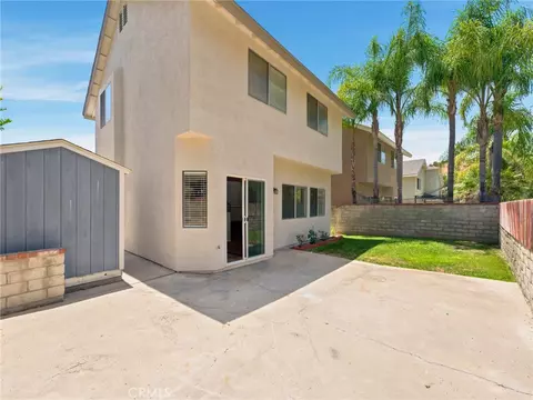 Exterior - 28525 Sugar Pine Way, Santa Clarita, CA 91390 photo 6 of 7