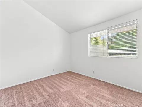 Bedroom - 28525 Sugar Pine Way, Santa Clarita, CA 91390 photo 2 of 5