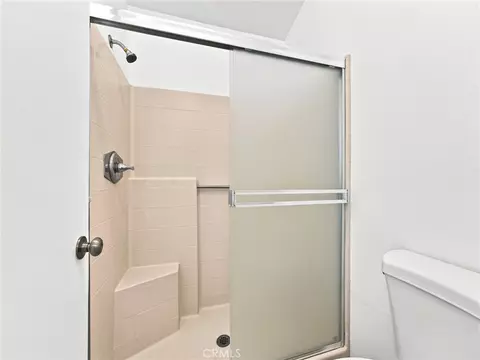 Bath - 28525 Sugar Pine Way, Santa Clarita, CA 91390 photo 5 of 5