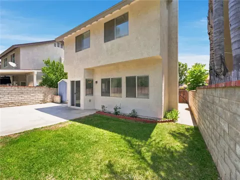 Exterior - 28525 Sugar Pine Way, Santa Clarita, CA 91390 photo 7 of 7