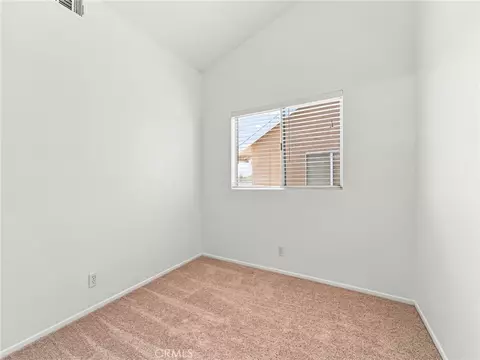 Bedroom - 28525 Sugar Pine Way, Santa Clarita, CA 91390 photo 1 of 5