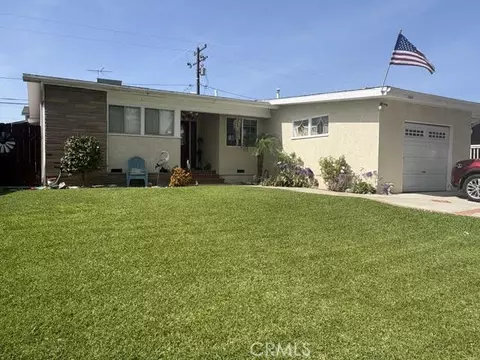 2455 Nipomo, Long Beach, CA 90815