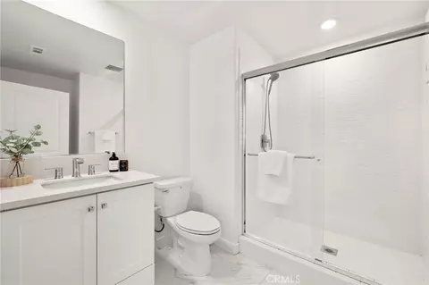 Bath - 259 Lynx, Irvine, CA 92618 photo 1 of 4