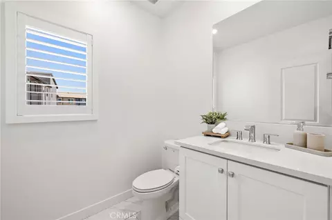 Bath - 259 Lynx, Irvine, CA 92618 photo 2 of 4