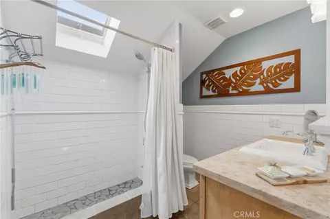 Bath - 2552 Sunset, Riverside, CA 92506 photo 2 of 4