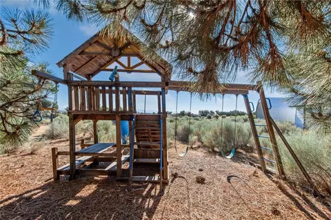 Exterior - 8623 Gobi Rd, Phelan, CA 92371 photo 10 of 13