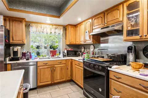 Kitchen - 8623 Gobi Rd, Phelan, CA 92371 photo 2 of 2