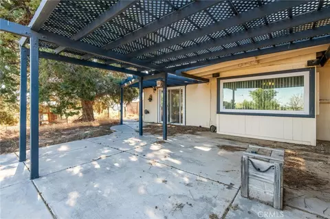 Exterior - 8623 Gobi Rd, Phelan, CA 92371 photo 6 of 13