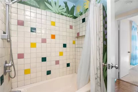Bath - 6 Eucalyptus, Irvine, CA 92612 photo 4 of 5