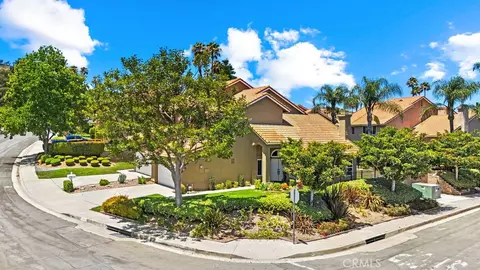 6041 E Queens Dr, Anaheim, CA 92807