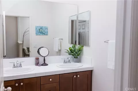 Bath - 2245 Rolling Riv, Simi Valley, CA 93063 photo 3 of 3