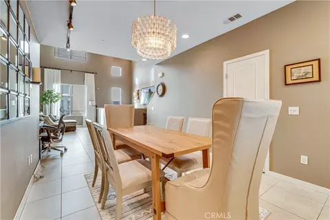 Dining - 507 Rockefeller, Irvine, CA 92612 photo 1 of 2