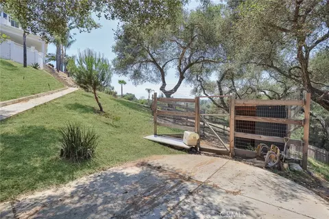 Exterior - 1303 Sycamore, Fallbrook, CA 92028 photo 10 of 11