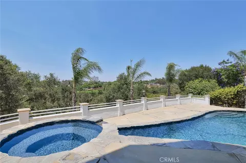 Exterior - 1303 Sycamore, Fallbrook, CA 92028 photo 5 of 11