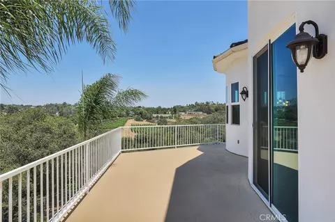 Exterior - 1303 Sycamore, Fallbrook, CA 92028 photo 2 of 11