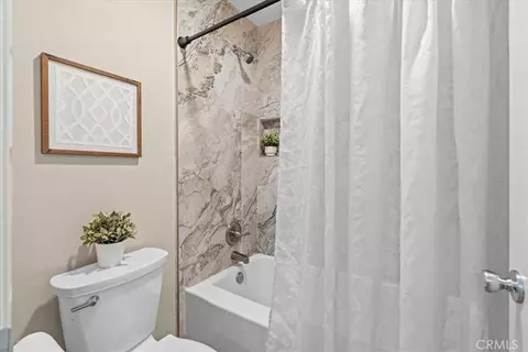 Bath - 208 Springview, Irvine, CA 92620 photo 3 of 3