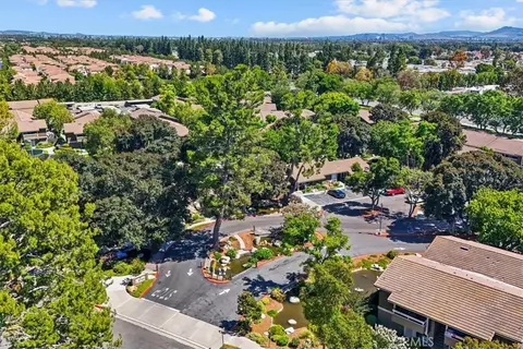 View/Area - 208 Springview, Irvine, CA 92620 photo 3 of 11