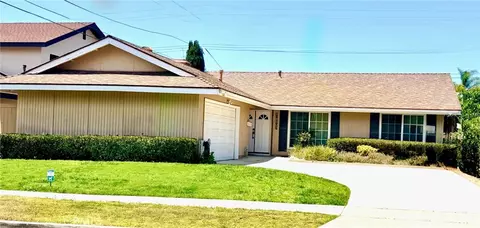 23045 El Caballo, Lake Forest, CA 92630