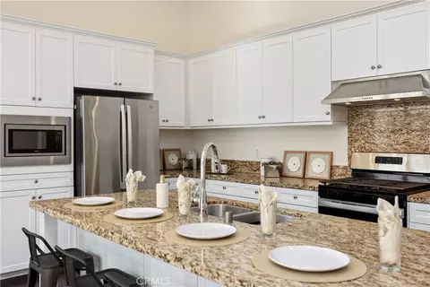 Kitchen - 86 Mayfair, Irvine, CA 92620 photo 3 of 4