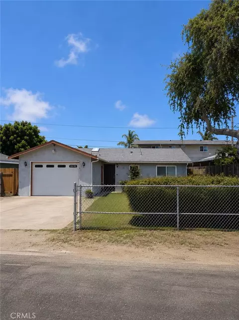 2285 La Verne, Oceano, CA 93445