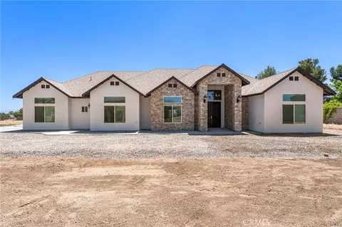 8755 Maple, Hesperia, CA 92345