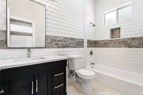 Bath - 8755 Maple, Hesperia, CA 92345 photo 3 of 6